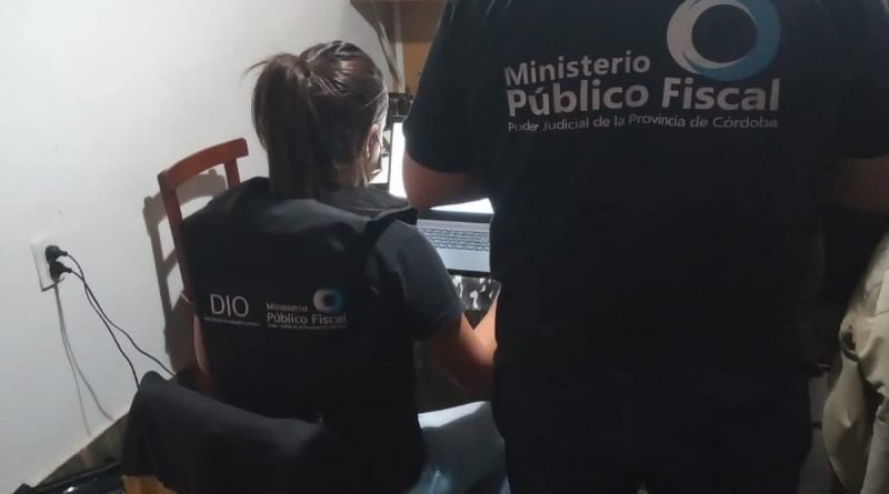 Joven detenido en Brinkmann por tenencia y distribución de imágenes pornográficas de menores